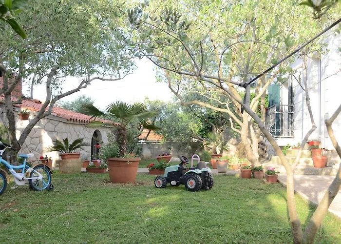 Seaside House Arbanija, Ciovo - 11738 度假居 特罗吉尔